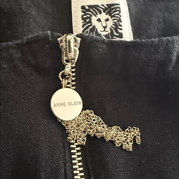 Anne Klein linen blend short sleeve front zip top - Picture 5 of 9